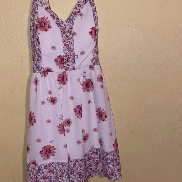 Dress - Picture 3 of 4